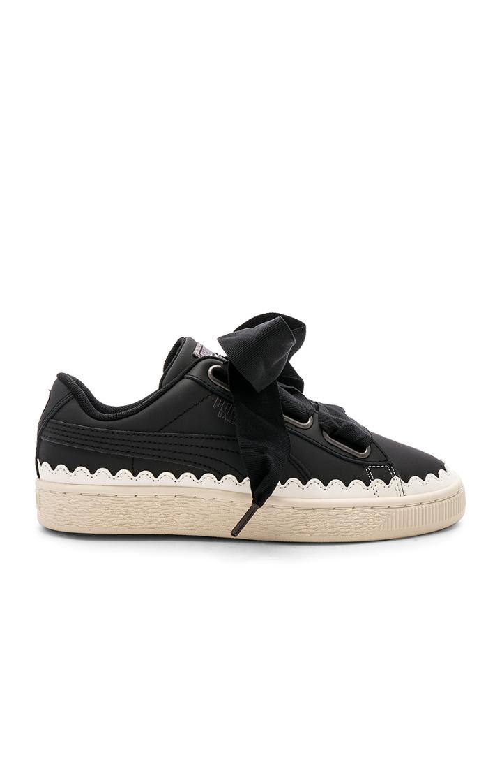 Basket Heart Scallop Sneaker