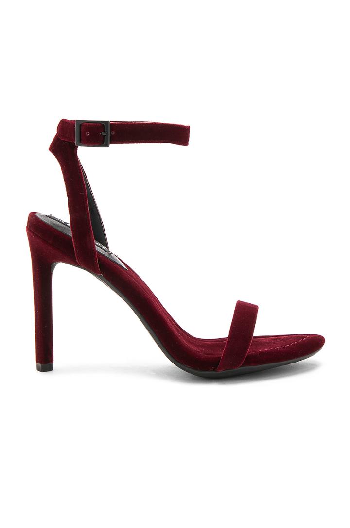Tyra Heel