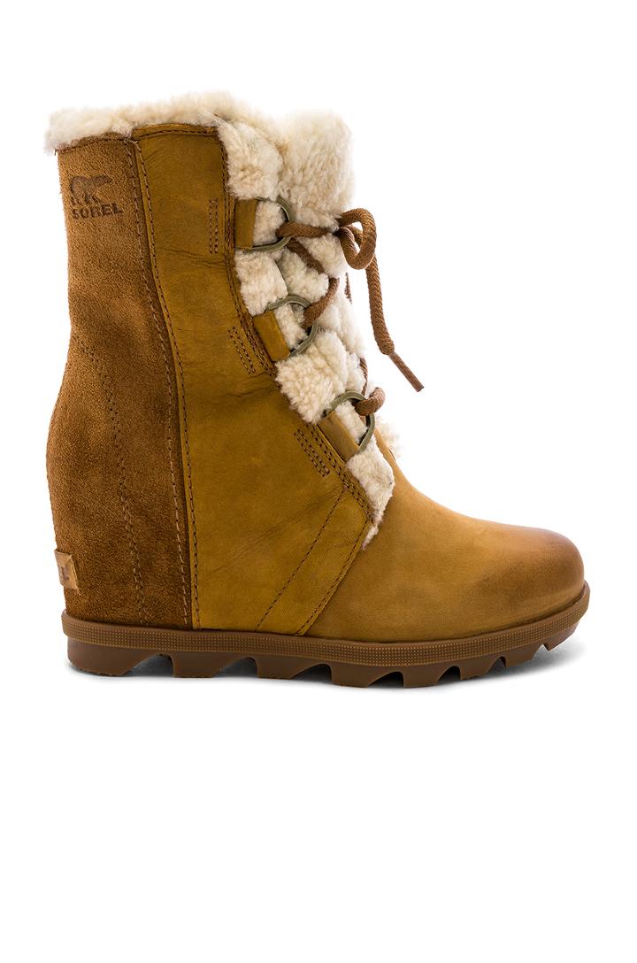 Joan Of Arctic Wedge
