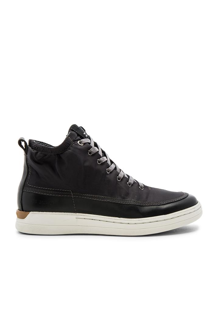 Arc Sneaker
