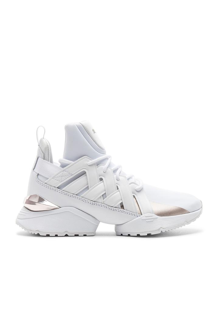 Duel Rise Sneaker