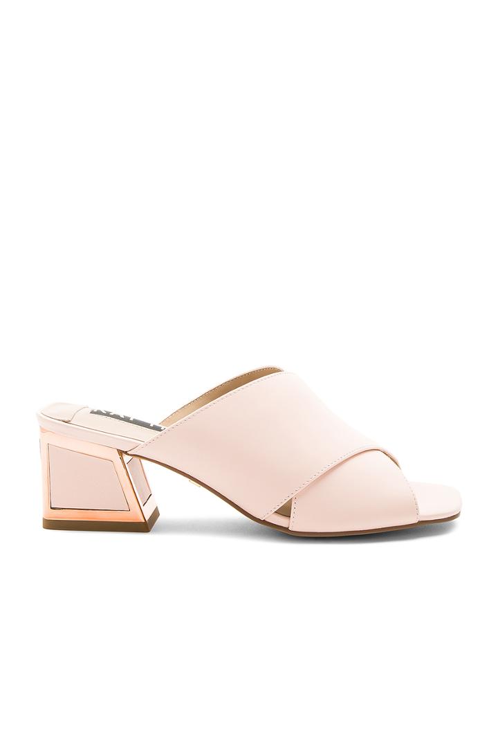 Lizzie Heel