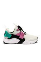 Women's Air Huarache City Low Sneaker