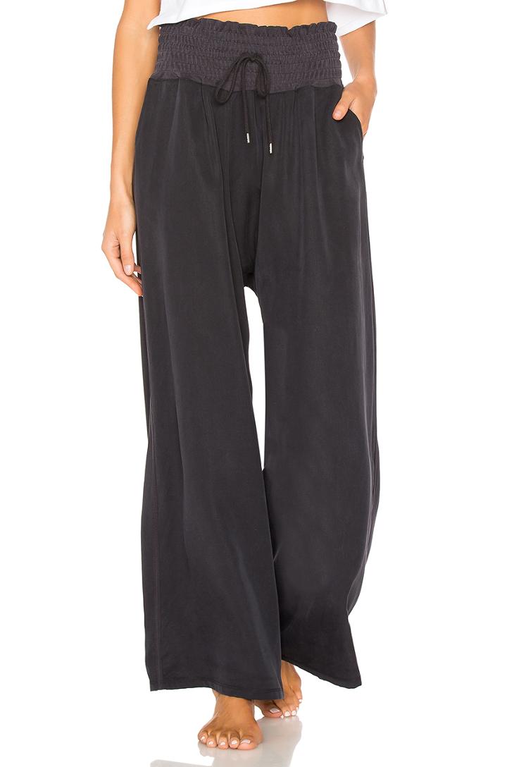 Mia Pant