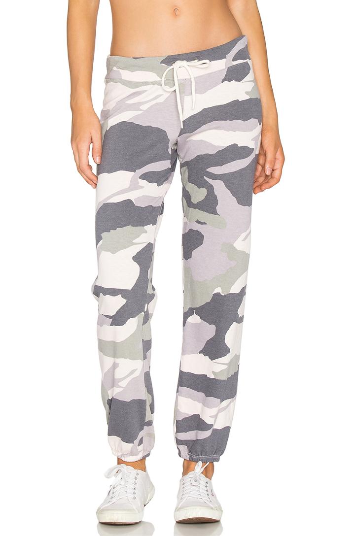 Oversized Camo Sweatpant