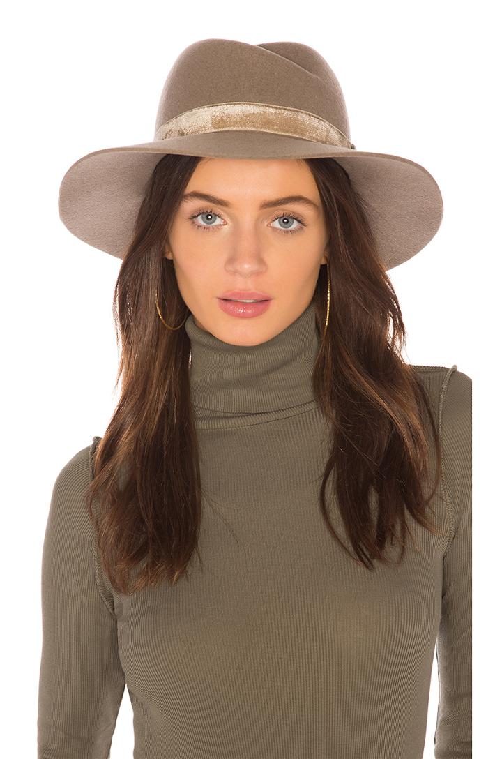 Zoe Fedora