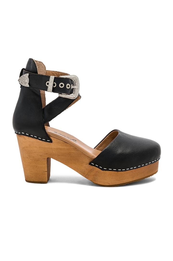 Andorra Clog