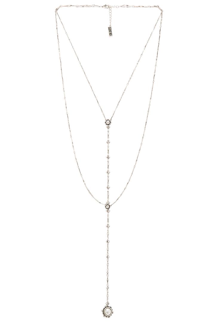 The Versailles Lariat