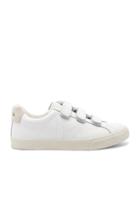 3 Lock Sneaker