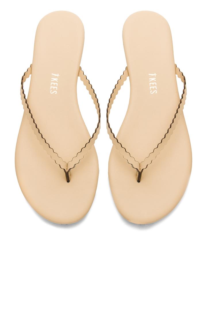 Studio Scalloped Sandal