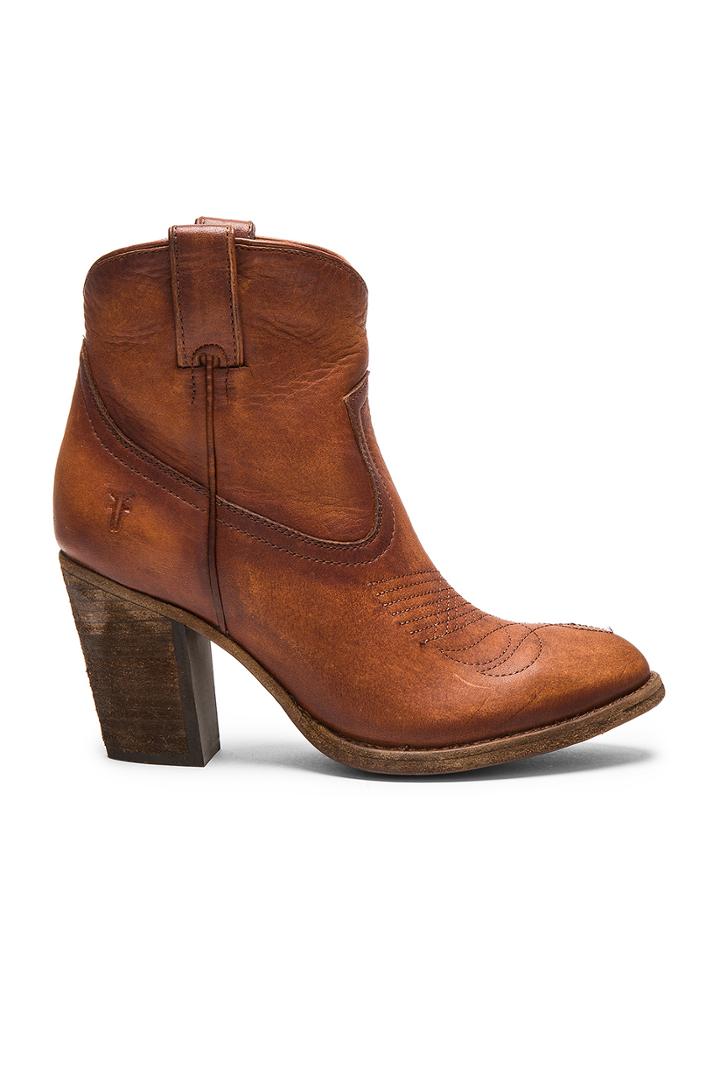 Ilana Pull On Short Boot