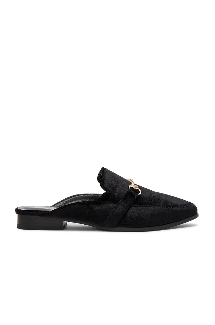 X Revolve Caruso