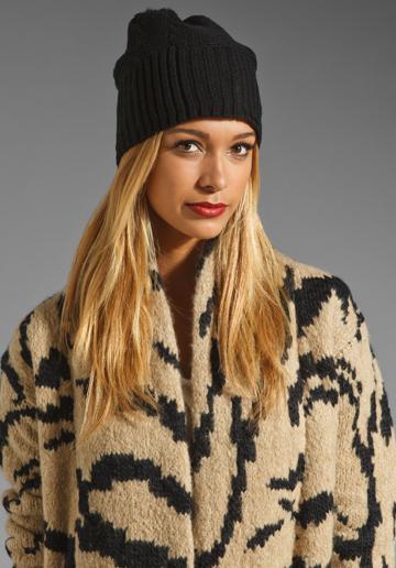 Plush Fleece Lined Cable Knit Pom Pom Slouchy Hat In Black
