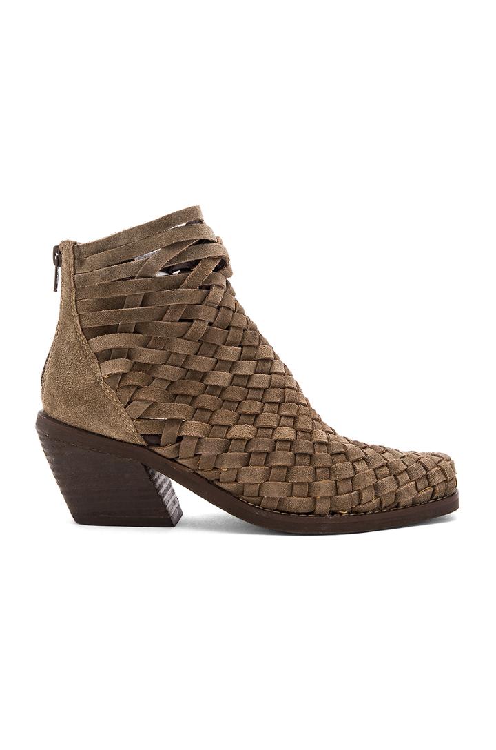 Surat Booties
