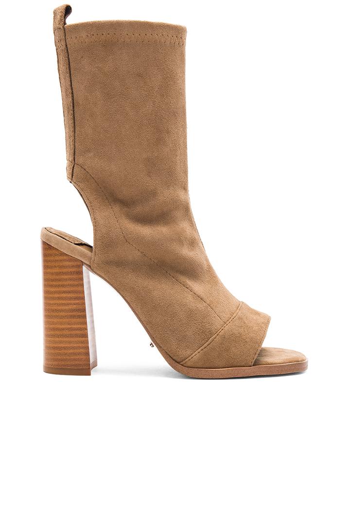 Dancer Heel