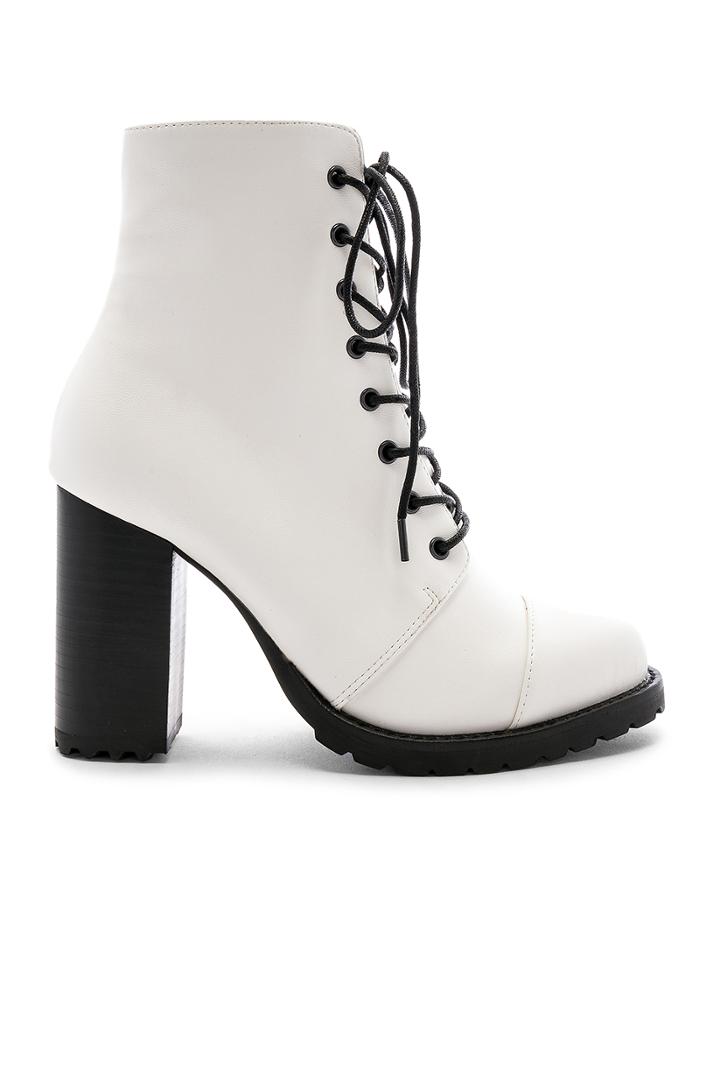 Myles Boot