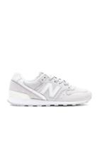 696 Sneaker