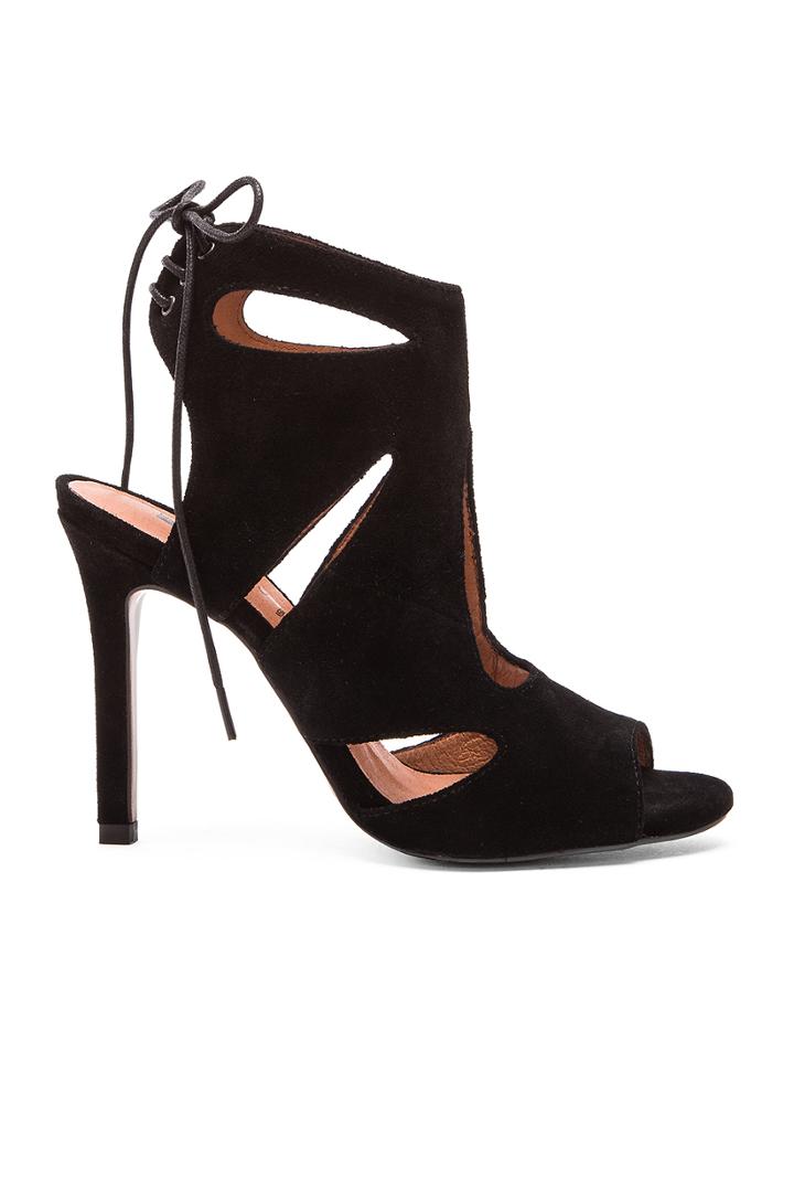 Octavia Heel
