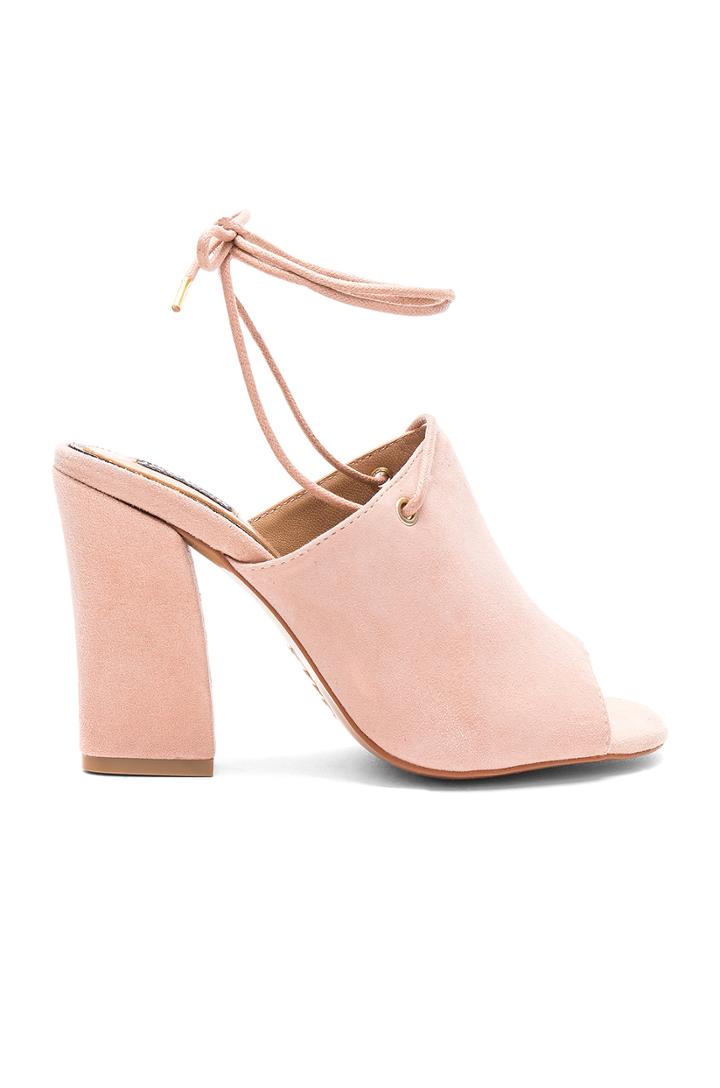 Pinnacle Heel
