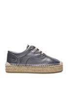 Low Top Sneaker