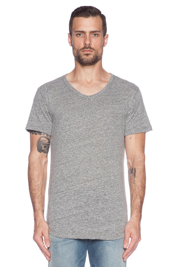 Curve U-neck