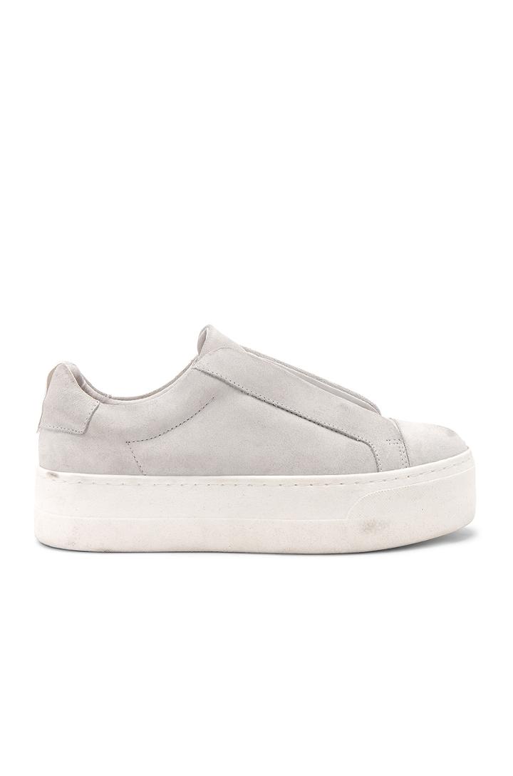 Aya Sneaker
