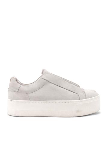 Aya Sneaker