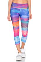 Graphic Capri