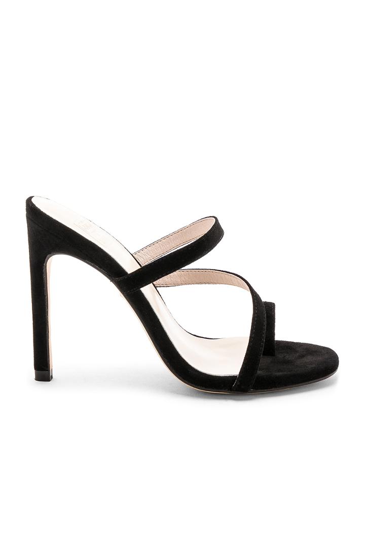 X Stone_cold_fox Russell Heel
