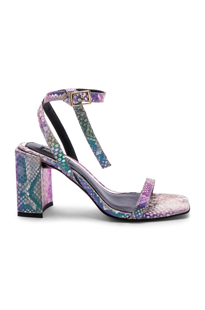 Essential Snake Heel