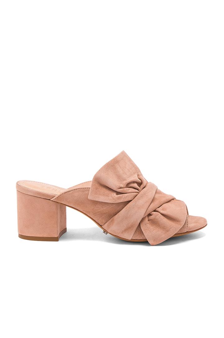 Manon Heel