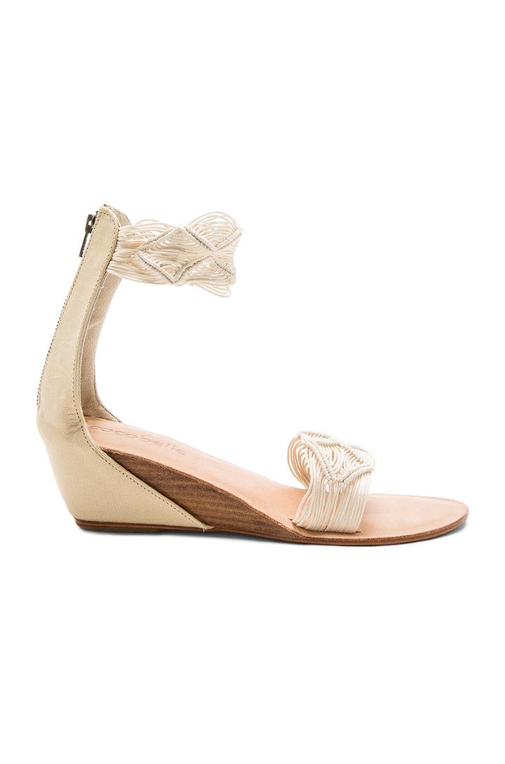 Lilly Wedge