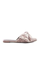 Alexis Flat