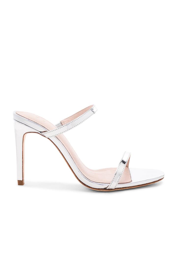 Levi Heel