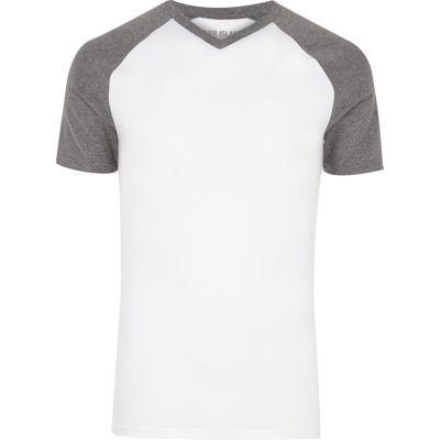 River Island Menswhite Muscle Fit V-neck T-shirt