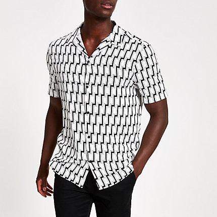 River Island Mens Slim Fit Geo Print Short Sleeve Shirt