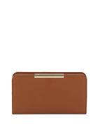 Vince Camuto Tina Leather Wallet