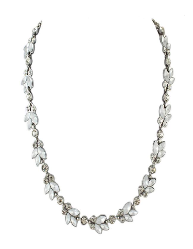 Shein White Rhinestone Flower Necklace