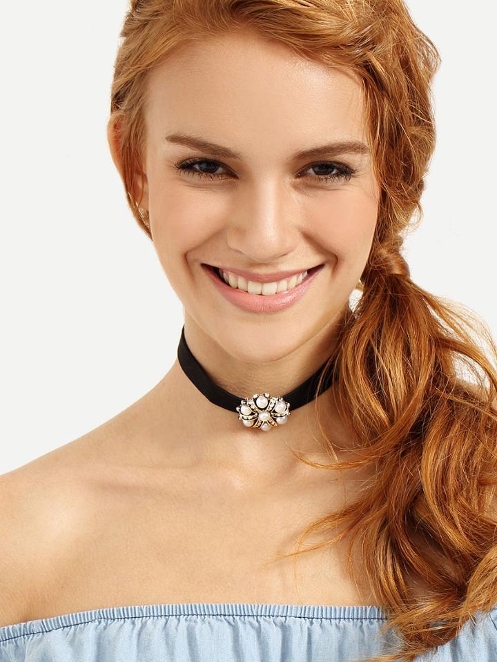 Shein Black Flower-shaped Pearl Pendant Choker