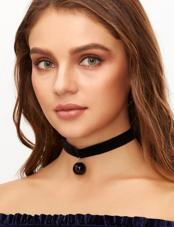 Shein Black Velvet Faux Pearl Pendant Choker
