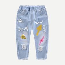 Shein Toddler Girls Cartoon Print Ripped Frayed Hem Jeans