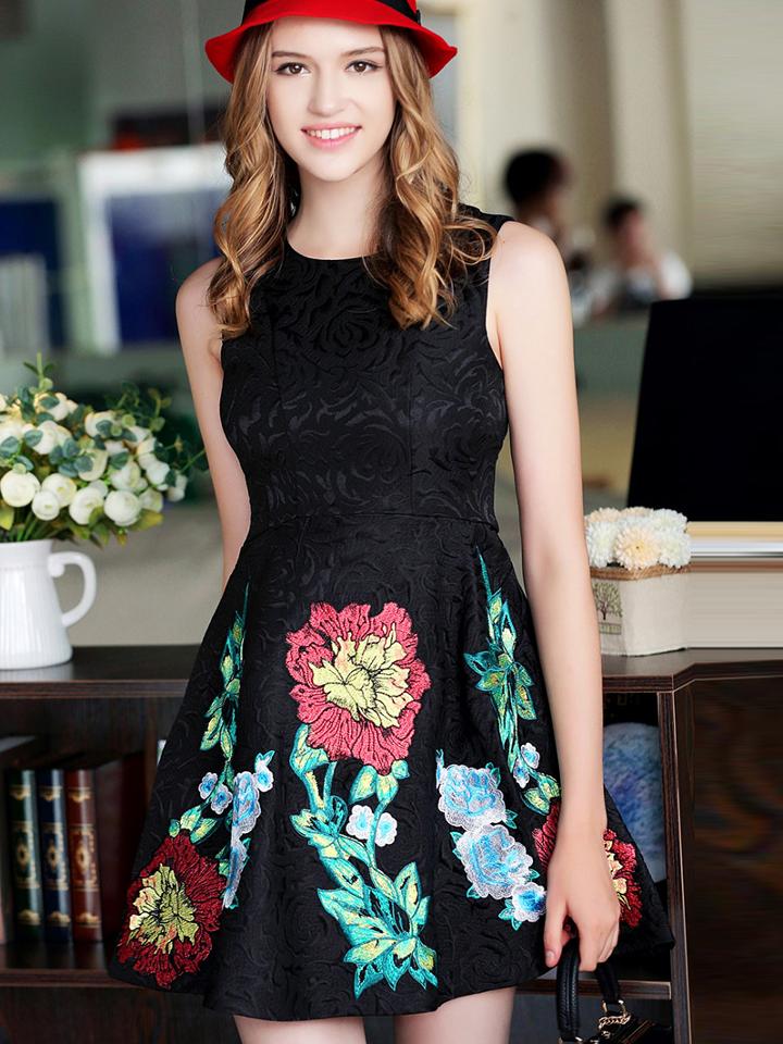 Shein Black Round Neck Sleeveless Embroidered Jacquard Dress