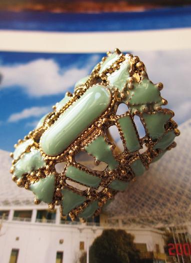 Shein Green Hollow Out Bangle Ring