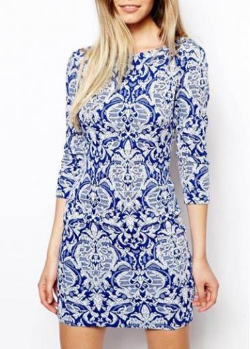 Rosewe Enchanting Open Back Three Quarter Sleeve Printed Dress