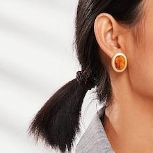Shein Contrast Oval Shaped Stud Earrings