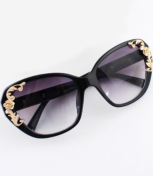 Shein Black Rim Metal Flower Embellished Sunglasses