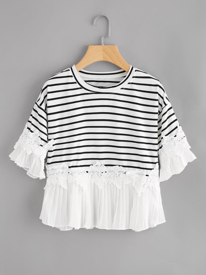 Shein Contrast Pleated Hem Crochet Appliques Tee