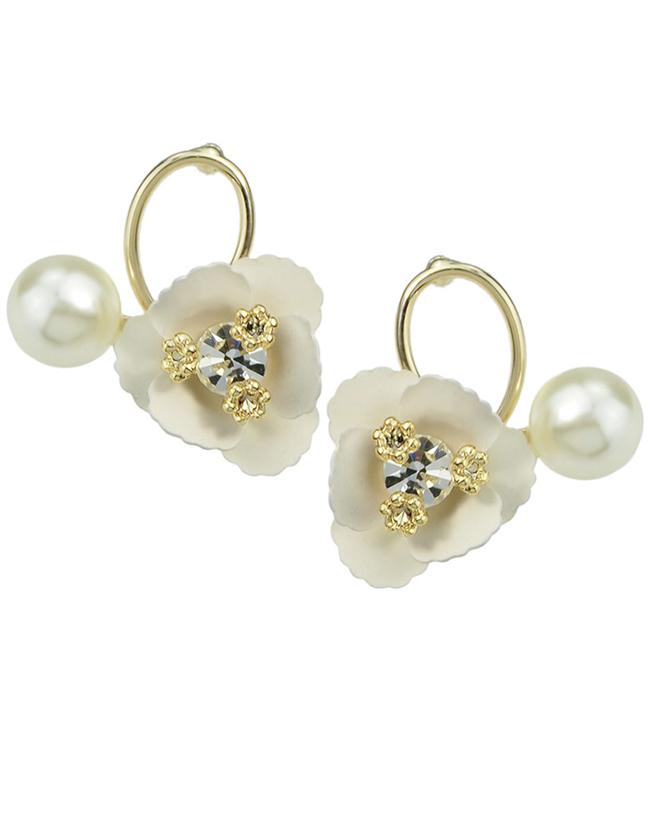 Shein White Flower Pearl Small Stud Earrings