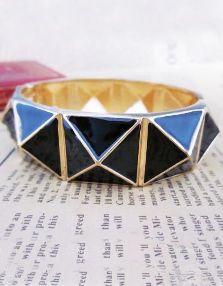 Shein Enamel Alloy Punk Style Black Spike Bracelet