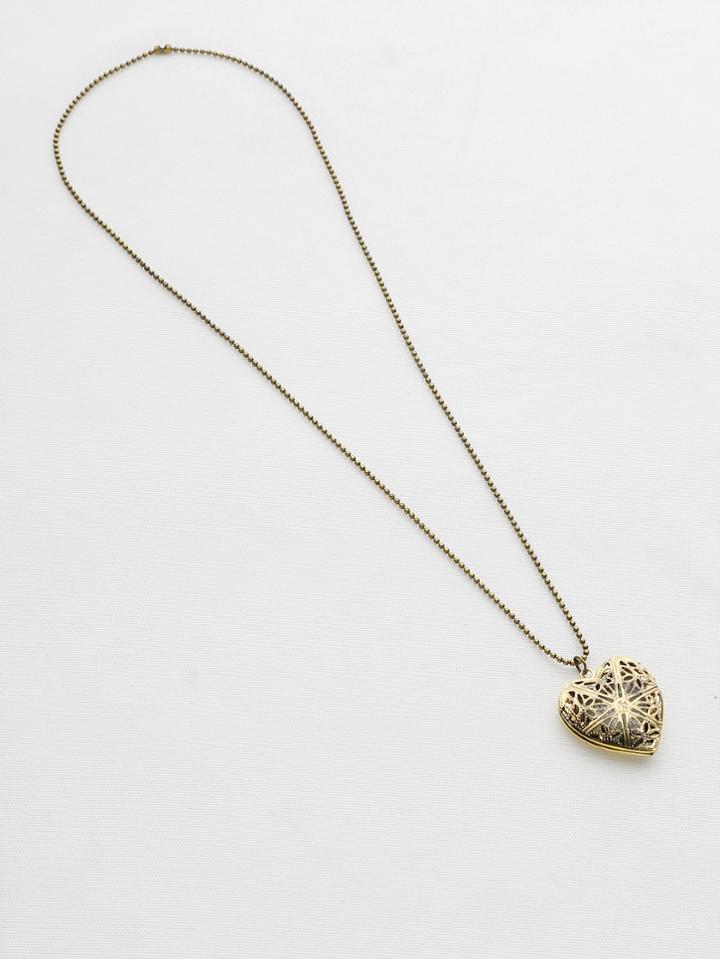 Shein Hollow Out Heart Luminous Pendant Necklace